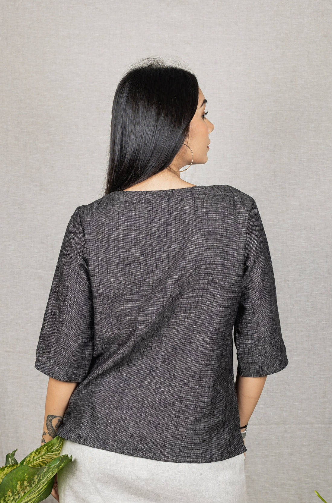 AMMORRIS Black Linen Top