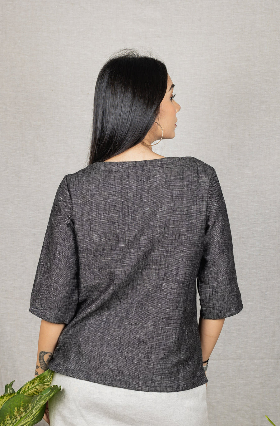 AMMORRIS Black Linen Top