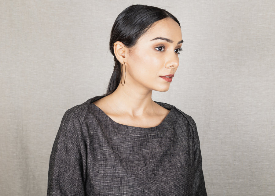AMMORRIS Black Linen Top