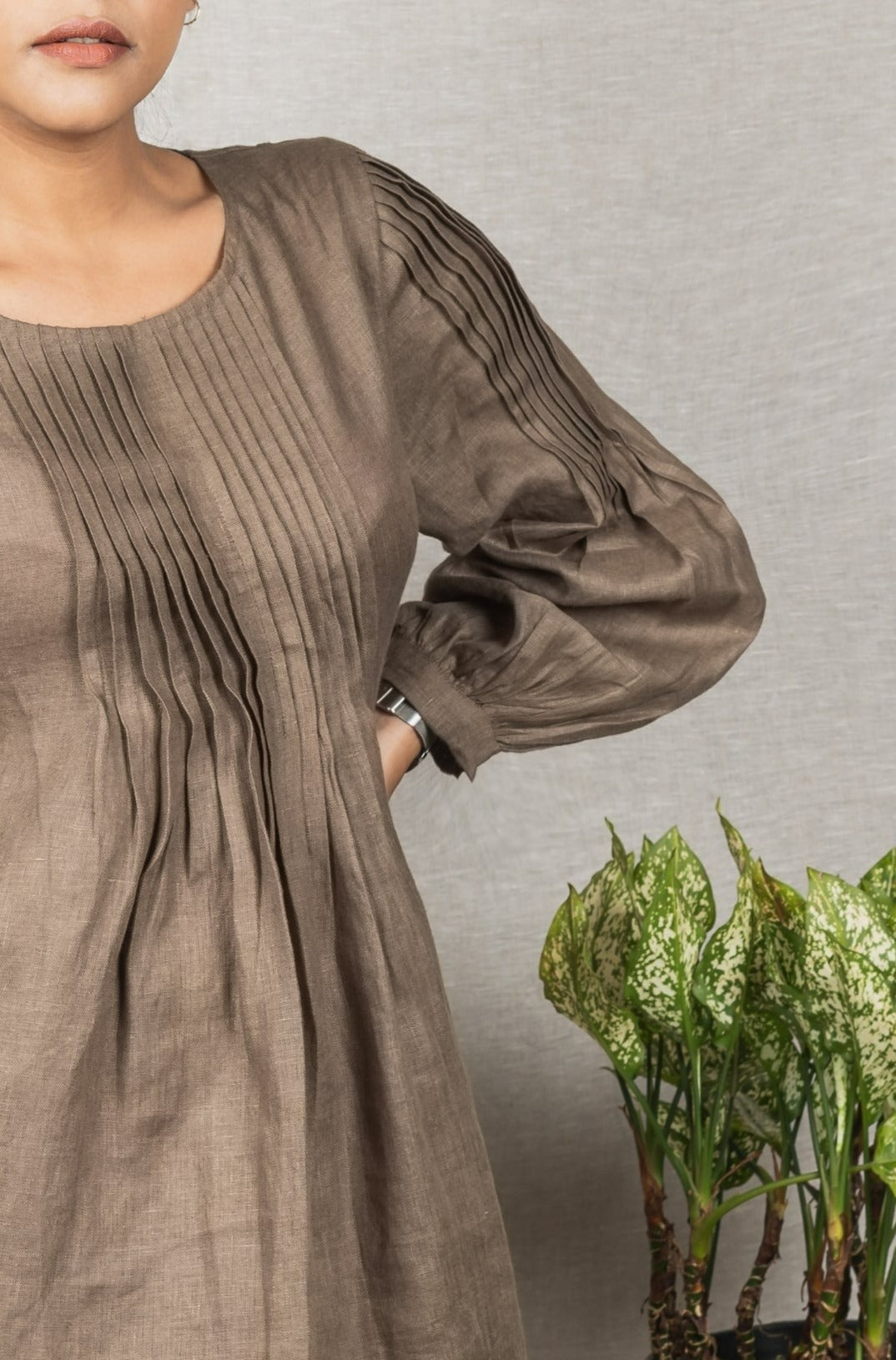 HILLARY Olive Green Pleated Linen Dress